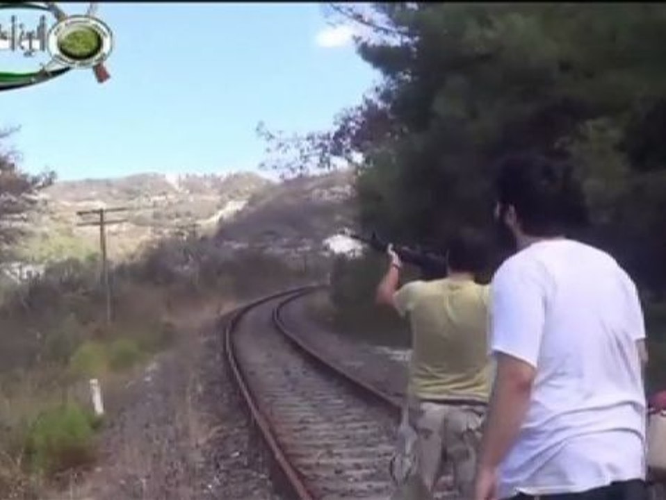 Rebeldes sirios matan a un paracaidista en el aire