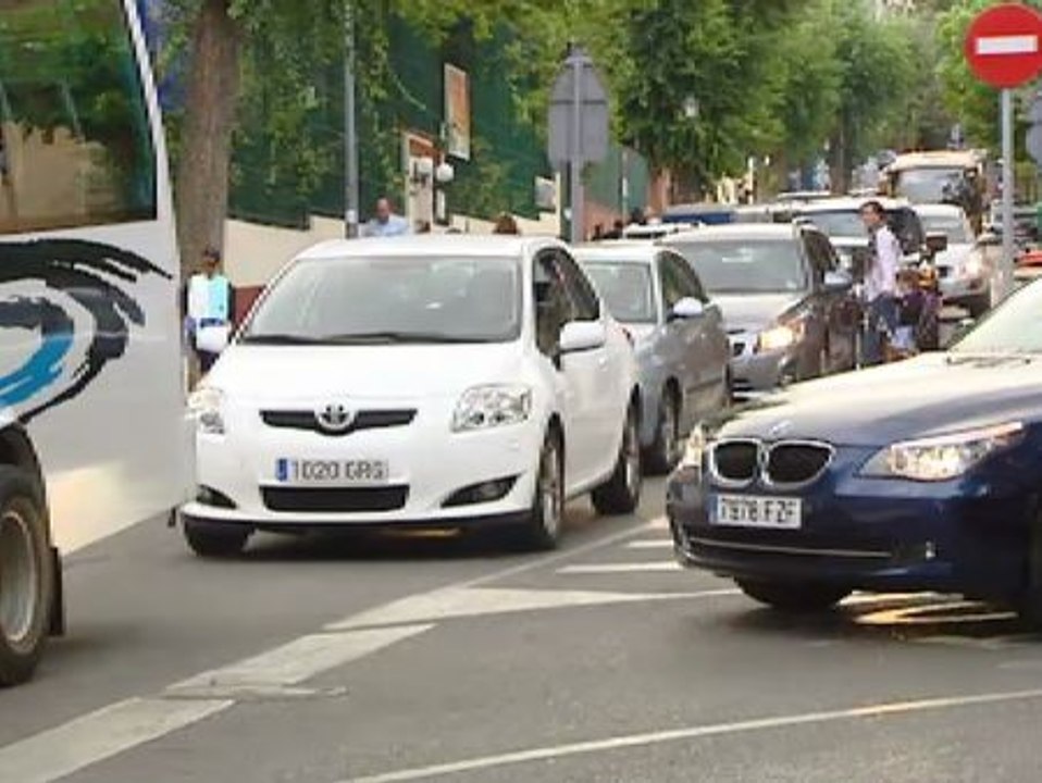 Atascos a la puerta de los colegios