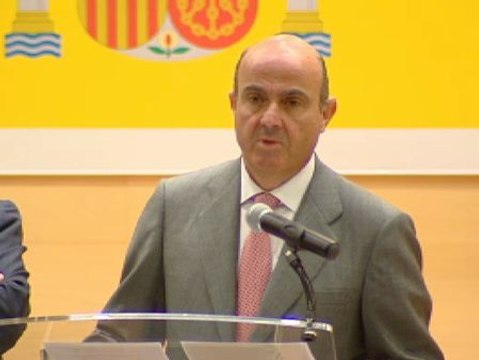 De Guindos afirma que el Gobierno va a mejorar la previsión sobre desempleo