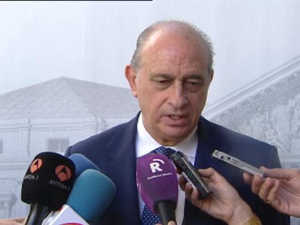 El ministro del Interior: "Juntos sumamos y divididos todos perdemos"