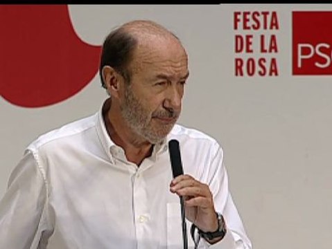 Rubalcaba acusa a Rajoy y Mas de ser incapaces de sentarse a hablar de Cataluña