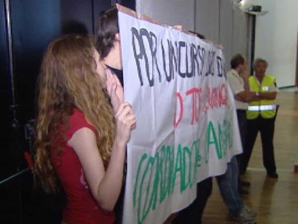 Las protestas marcan la inauguración del curso en la universidad Autónoma