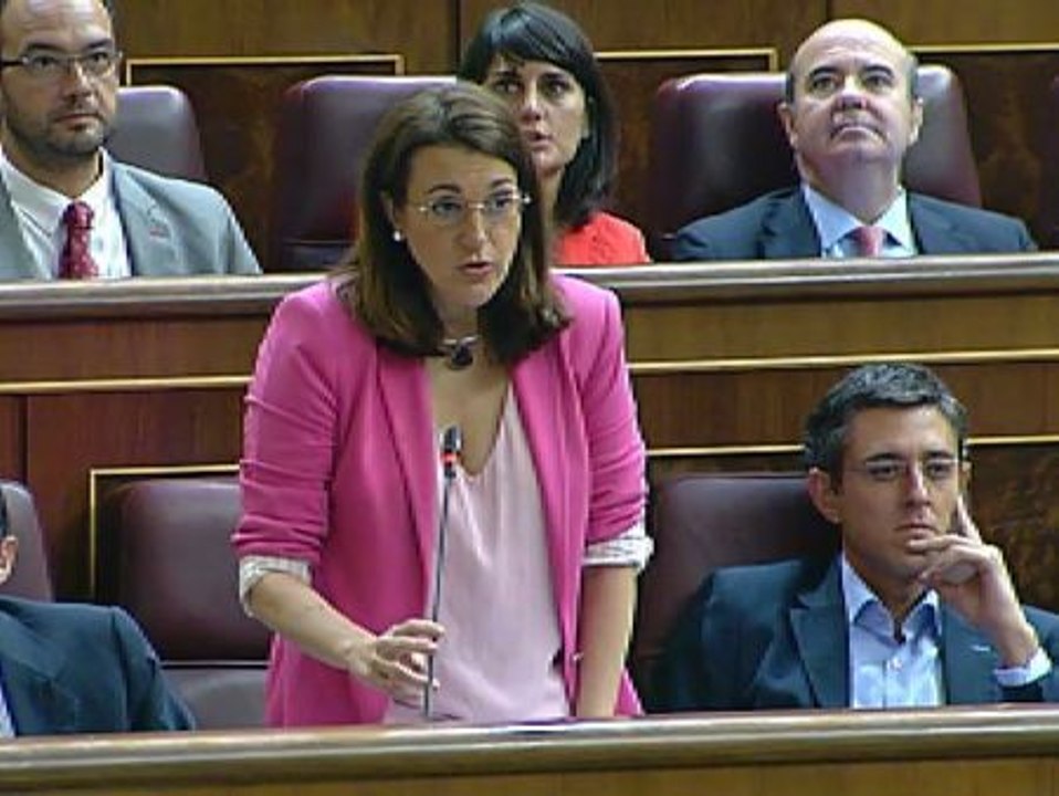 Rodríguez: "Ustedes gobiernan de espaldas al Parlamento y a escondidas de los ciudadanos"