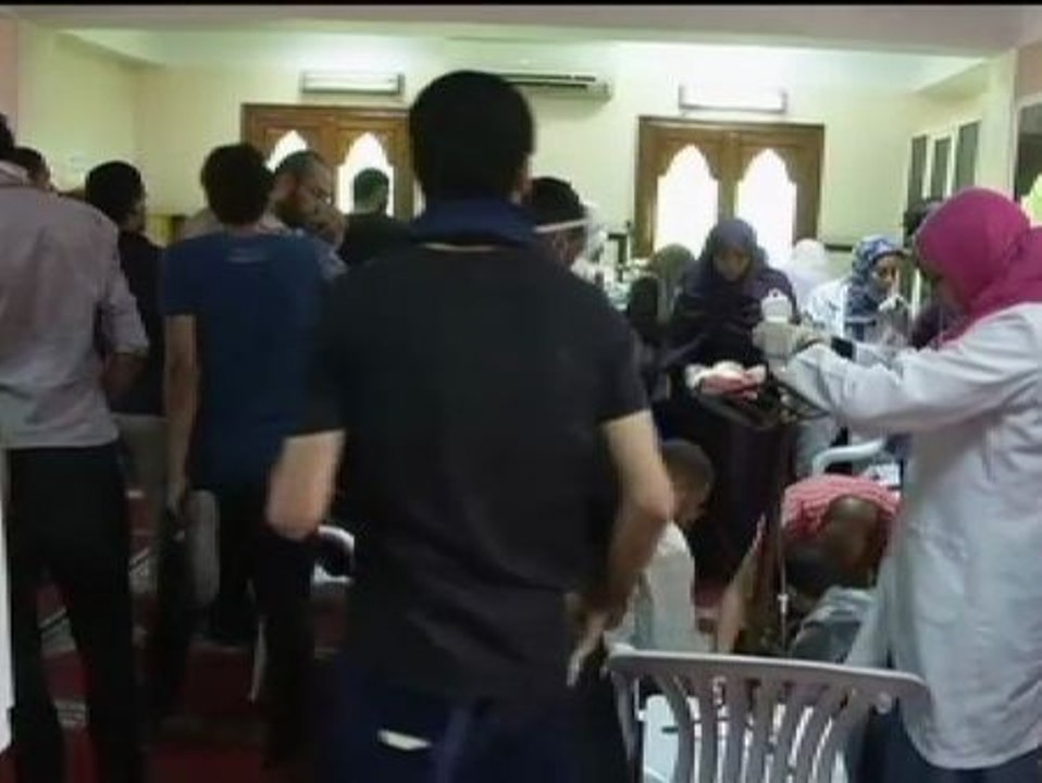 Al menos un centenar de muertos en los enfrentamientos en Egipto