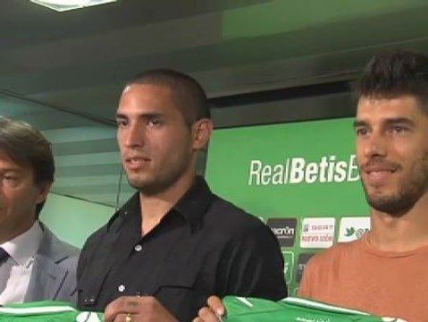 Braian Rodríguez y Dídac Vilà ya visten la camiseta del Betis