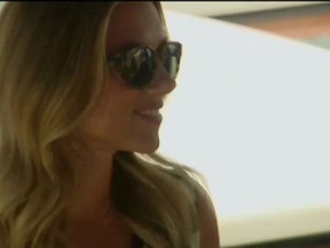 Scarlett Johansson acude a la séptima jornada de la Mostra en Venecia