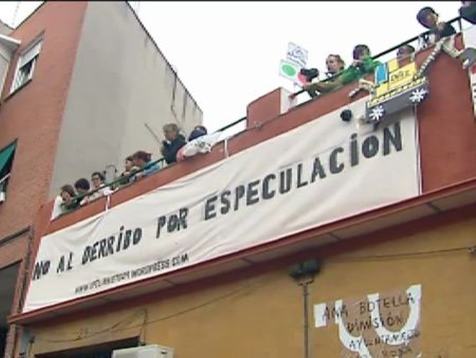 La PAH apoya a las tres familias del edificio que quiere derribar el Ayuntamiento de Madrid