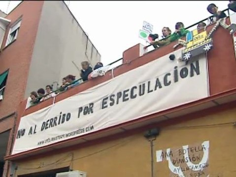 La PAH apoya a las tres familias del edificio que quiere derribar el Ayuntamiento de Madrid