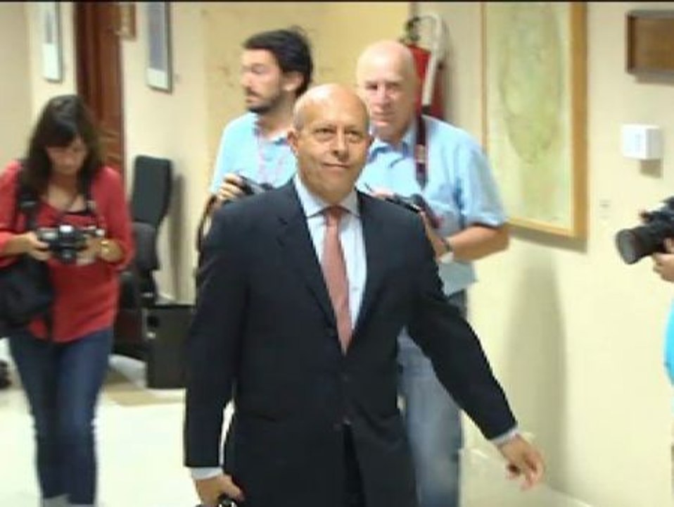 Wert explica su filosofía de becas: "Dar más a quien menos tiene y dar más a quien más se esfuerza"