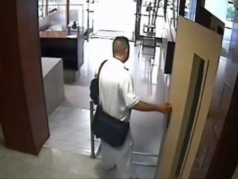 Los Mossos detienen a un hombre acusado de reobar en 22 viviendas