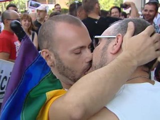 Besos contra la homofobia en Rusia