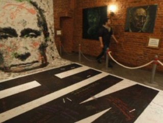 Putin y Medvedev, en ropa interior femenina