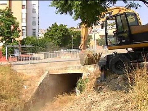 La limpieza de los cauces vital para evitar el efecto de las lluvias en el final del verano