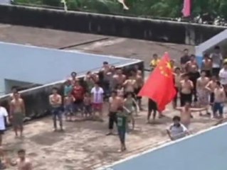 Los equipos de rescate trabajan día y noche en China para solucionar el desastre tras las inundaciones