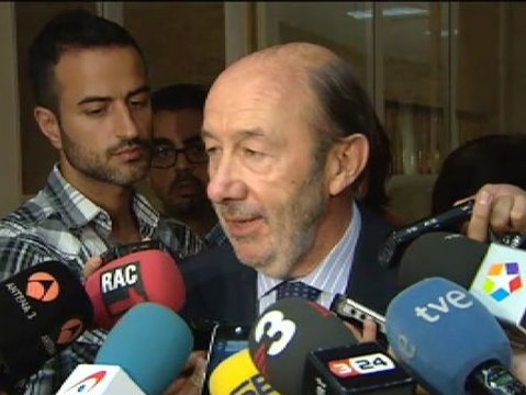 Rubalcaba: Rajoy gana más que yo