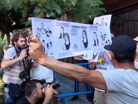 Preferentistas y seguidores del PP, enfrentados por Cospedal