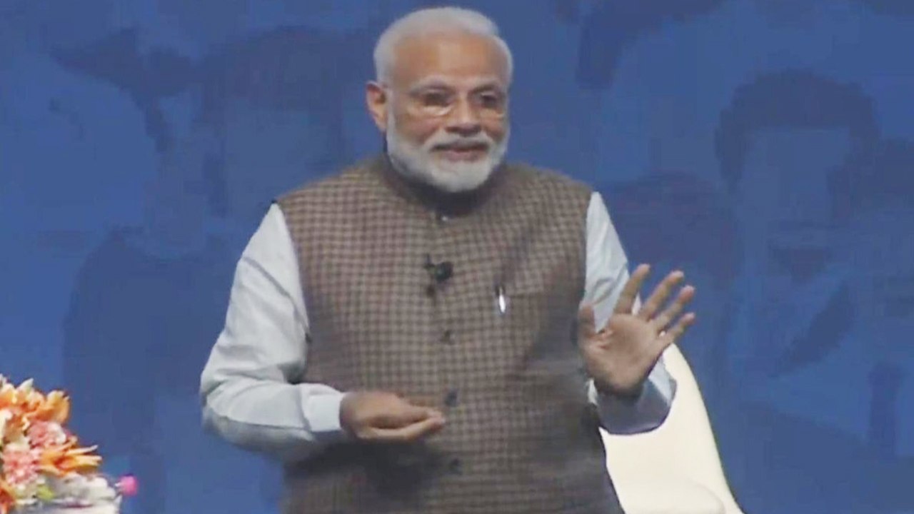 PM Modi ने Air Strike को चुनाव से जोड़नेवालों को दिया मुंहतोड़ जवाब | वनइंडिया हिंदी