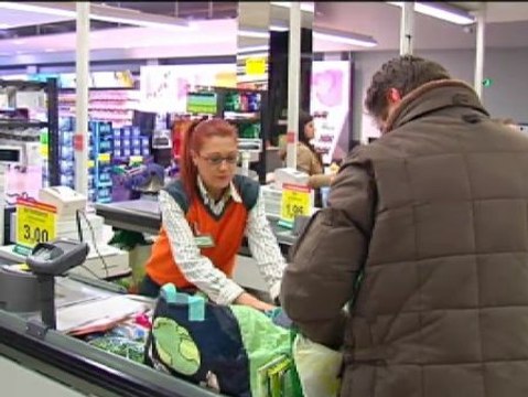 Bruselas respalda la bajada de sueldos propuesta por el FMI