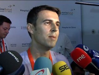 Jesús Martín, el matrón: "A las 04:43 ha nacido la pequeña María Lorena, entre comillas."