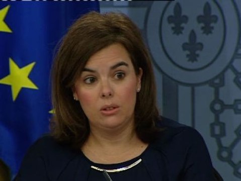 Sáenz de Santamaría: Nuestro trabajo no es estar pendientes de las encuestas