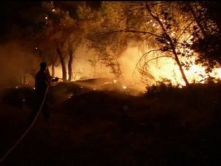 El fuego amenaza la capital griega