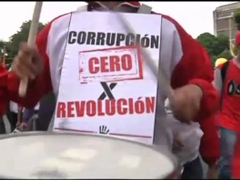 Miles de personas en Caracas se manifiestan contra la corrupción