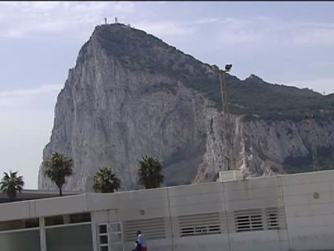 Aguas revueltas en el Peñón