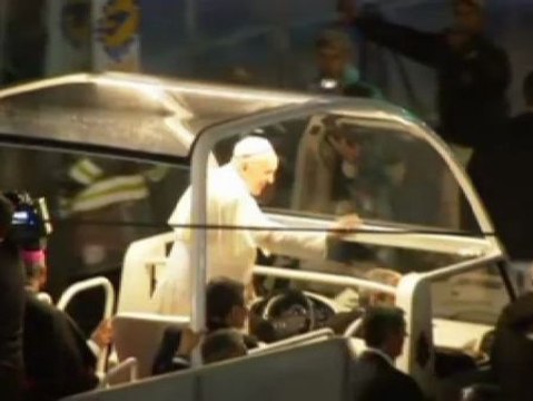 Más de un millón de jóvenes asisten al primer acto público del Papa Francisco de la JMJ