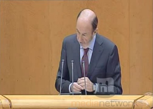 Rubalcaba culmina a Rajoy a dimitir porque hace daño a España y a la democracia