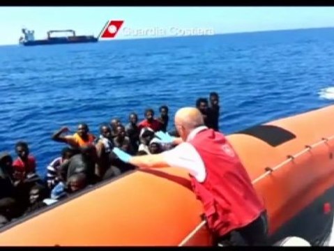 450 inmigrantes llegan a Lampedusa en 48 horas