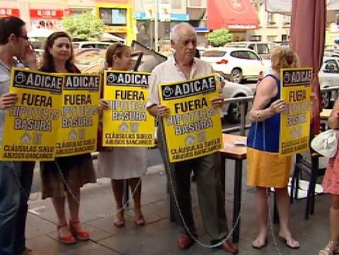 Nueva protesta de ADICAE contra las cláusulas suelo