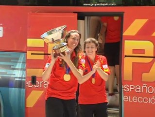 Las campeonas llegan con la Copa