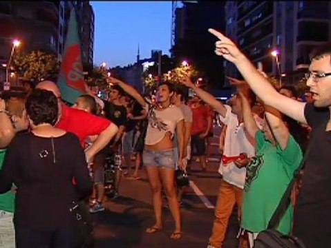 Cacerolada para pedir la dimisión del Gobierno en bloque