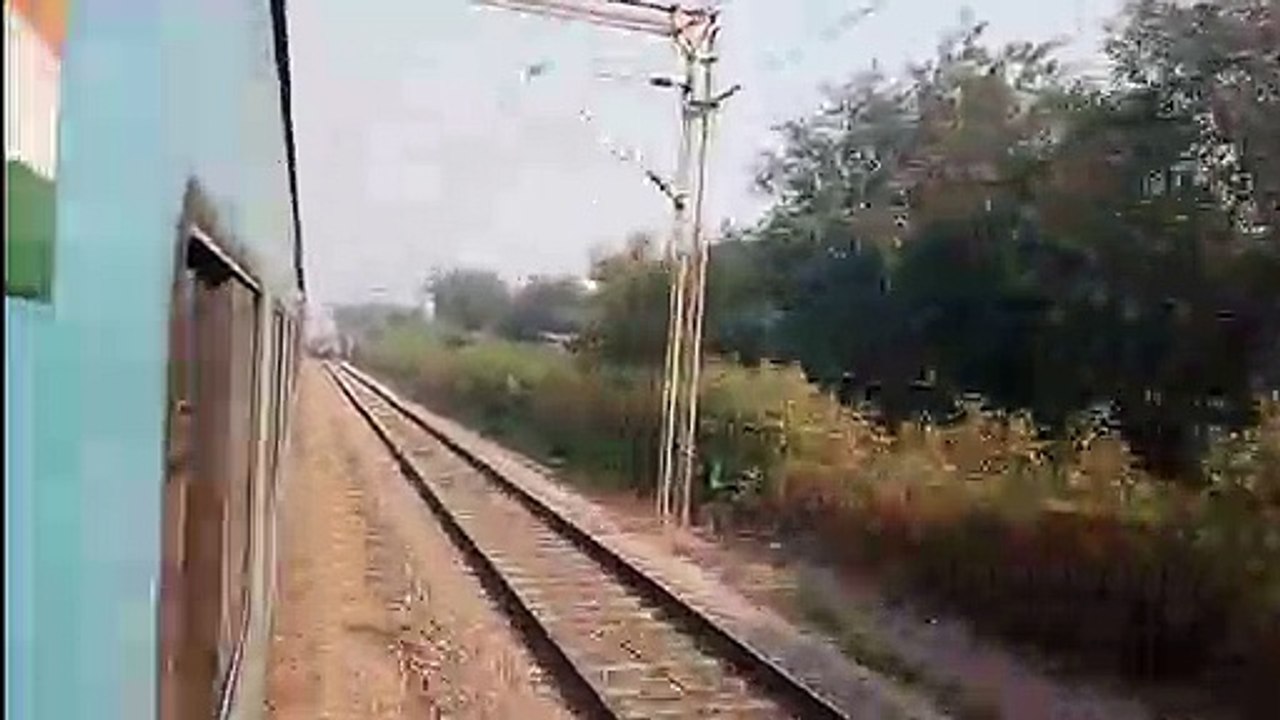 Agra InterCity Express (14211) Crossing Electric _ Diesel Engine Combo