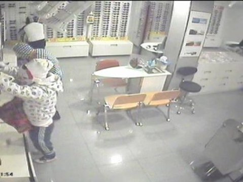 Roban hasta cuatro veces en dos meses una óptica de Bilbao