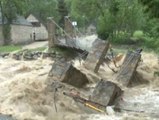 Las inundaciones desbordan el rio Garona y pone en emergencia el Vall d'Aran