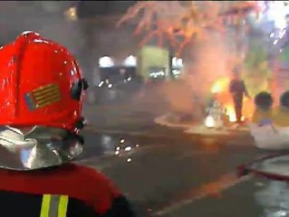 Alicante celebra la "Nit del Cremá"