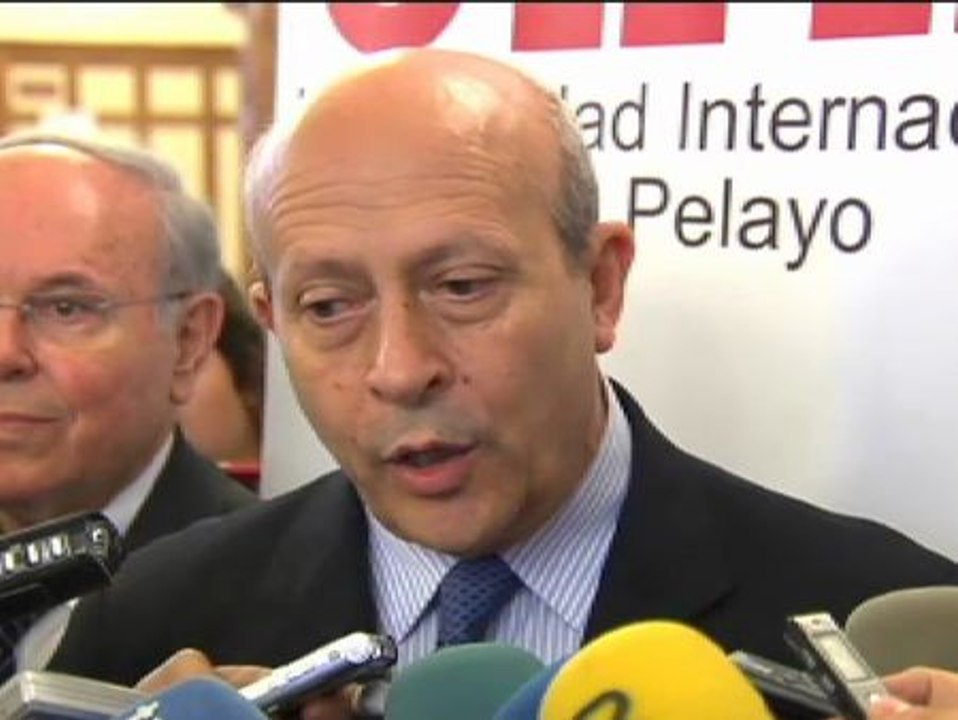 El ministro de Educación insiste en que las becas deben premiar a los mejores estudiantes