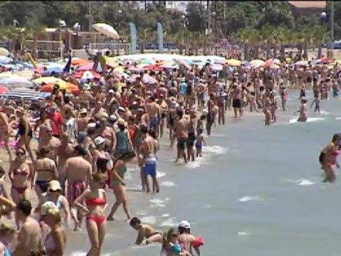 Playas llenas a falta de seis días para que comience oficialmente el verano