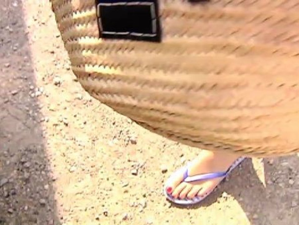 Conducir con chanclas o descalzo incrementa el peligro de sufrir un accidente.