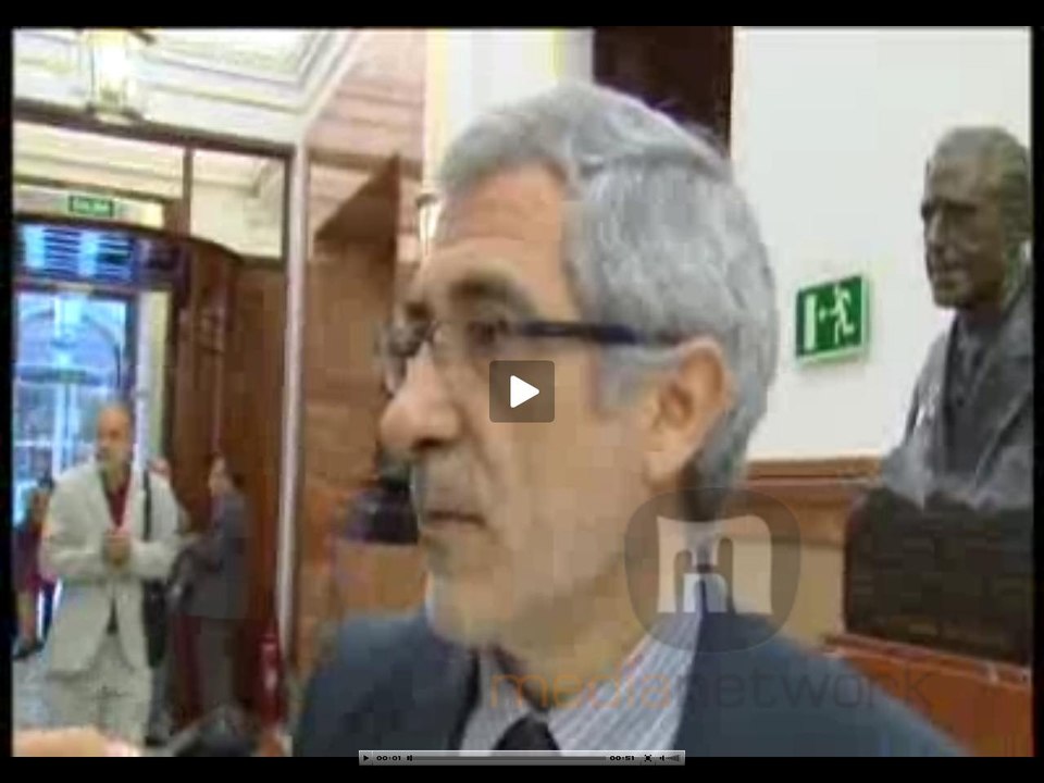 Llamazares dice que estamos asistiendo a un