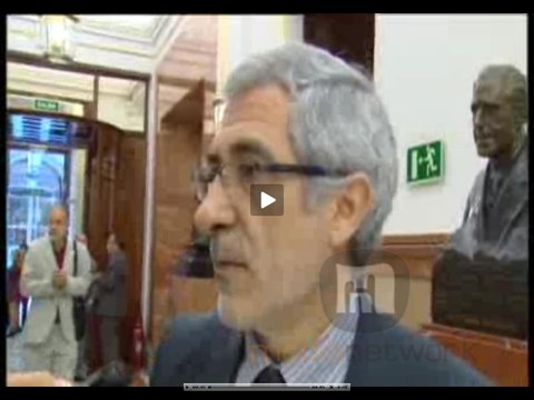 Llamazares dice que estamos asistiendo a un