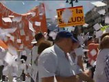 La marea blanca sale a la calle tras ganar la primera batalla en los tribunales