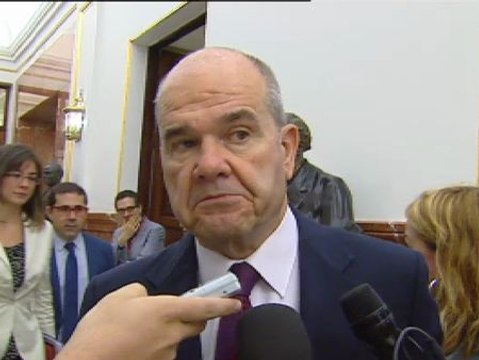 Cháves asegura que la decisión de Griñán no condicionará la agenda de Rubalcaba