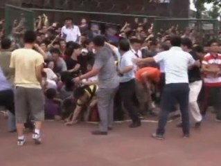 Una visita de Beckham causa una avalancha