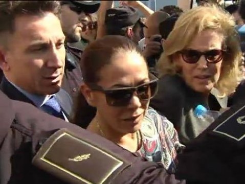 Reacciones al caos a la salida de los juzgados de Isabel Pantoja