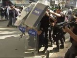 La policía desaloja la plaza Taskim de Estambul