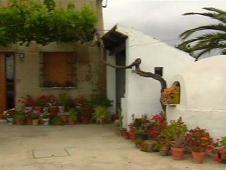 Un policía ataca a un ex empleado de banca que le vendió preferentes