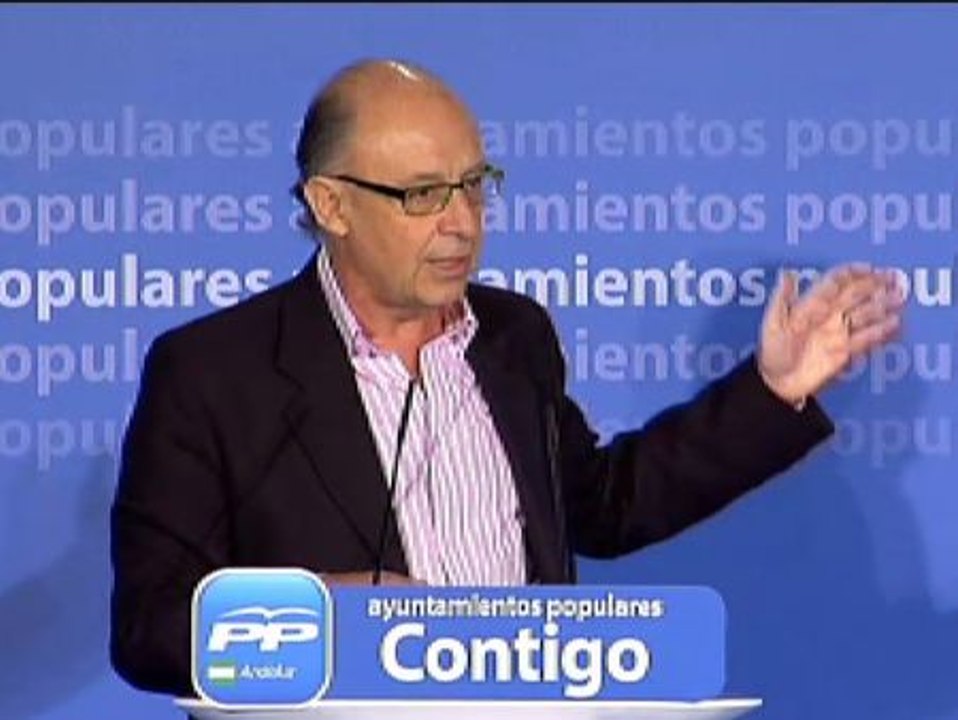 El Gobierno facilitará "los medios" para que las CCAA abonen sus deudas con los ayuntamientos