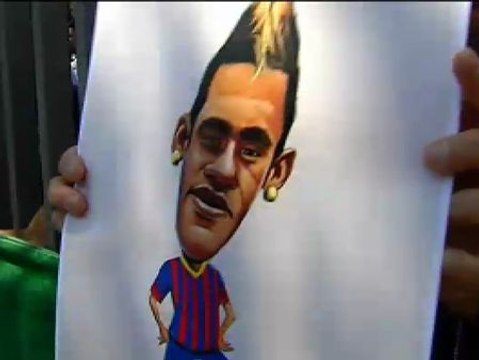 Neymar posa junto al escudo del Barça